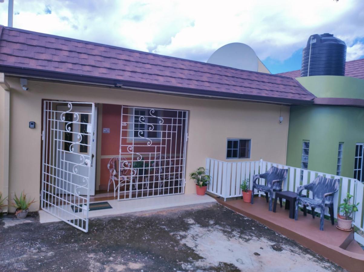 Gables Vacation Rentals With Private Gated Parking Onsite Knockpatrick Εξωτερικό φωτογραφία